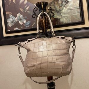 Coach, please check all picture of condition